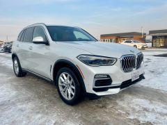 Photo of the vehicle BMW X5