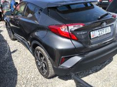 Фото авто Toyota C-HR