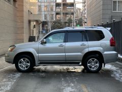 Photo of the vehicle Lexus GX