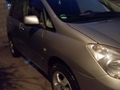 Сүрөт унаа Toyota Corolla Verso