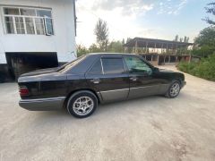 Сүрөт унаа Mercedes-Benz W124