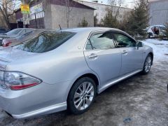 Photo of the vehicle Toyota Crown