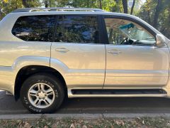 Photo of the vehicle Lexus GX