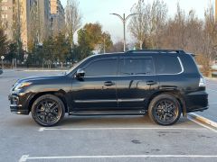 Photo of the vehicle Lexus LX