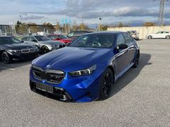 Photo of the vehicle BMW M5