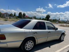 Сүрөт унаа Mercedes-Benz W124