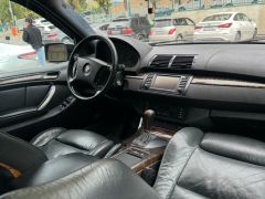 Photo of the vehicle BMW X5