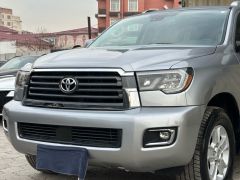 Фото авто Toyota Sequoia