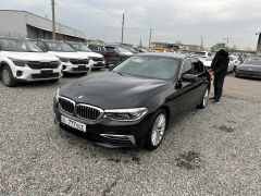 Photo of the vehicle BMW 5 Series