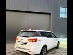 Photo of the vehicle Kia Carnival