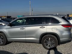 Photo of the vehicle Toyota Highlander