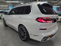 Photo of the vehicle BMW X7