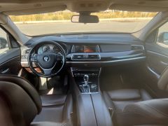 Photo of the vehicle BMW 5 Series