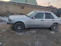 Photo of the vehicle Mercedes-Benz W124