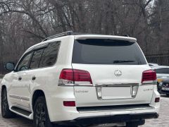 Photo of the vehicle Lexus LX