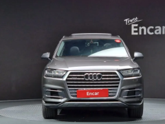 Photo of the vehicle Audi Q7