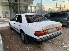 Сүрөт унаа Mercedes-Benz W124