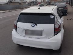 Фото авто Toyota Prius c