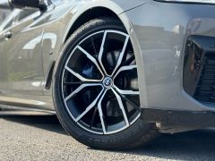 Photo of the vehicle BMW 5 Series