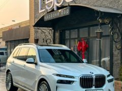 Photo of the vehicle BMW X7