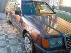 Сүрөт унаа Mercedes-Benz W124