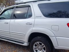 Сүрөт унаа Toyota Sequoia