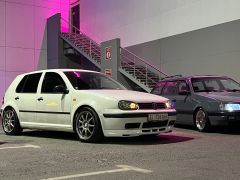 Сүрөт унаа Volkswagen Golf GTI