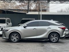 Photo of the vehicle Lexus RX