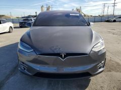 Сүрөт унаа Tesla Model X