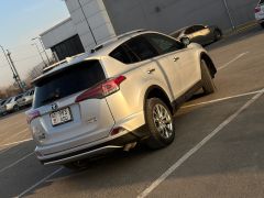 Сүрөт унаа Toyota RAV4