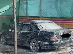 Photo of the vehicle Mercedes-Benz W124