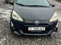 Сүрөт унаа Toyota Prius c