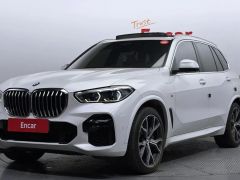 Photo of the vehicle BMW X5