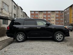 Photo of the vehicle Lexus LX