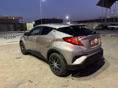 Photo of the vehicle Toyota C-HR