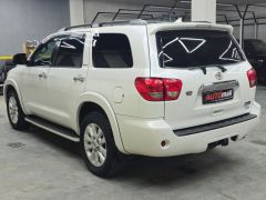 Фото авто Toyota Sequoia