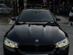 Photo of the vehicle BMW M5