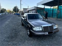 Сүрөт унаа Mercedes-Benz W124