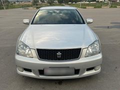 Photo of the vehicle Toyota Crown