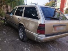 Сүрөт унаа Mercedes-Benz W124