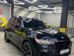 Photo of the vehicle BMW X7