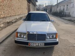 Сүрөт унаа Mercedes-Benz W124