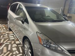 Photo of the vehicle Toyota Prius v (+)