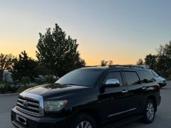 Photo of the vehicle Toyota Sequoia