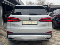 Photo of the vehicle BMW X5