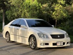 Photo of the vehicle Toyota Crown