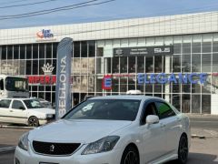 Photo of the vehicle Toyota Crown