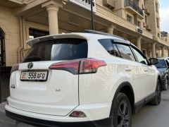 Сүрөт унаа Toyota RAV4