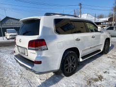 Photo of the vehicle Lexus LX