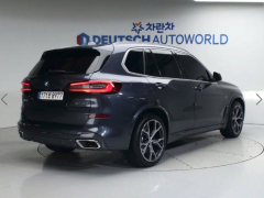 Photo of the vehicle BMW X5